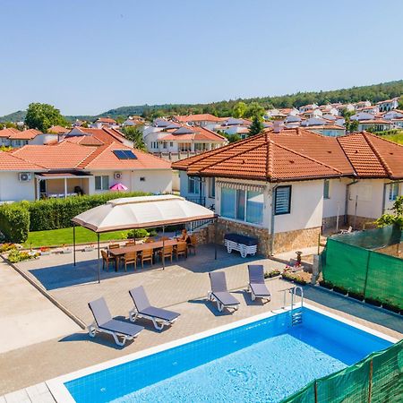 Geranium Holliday Villas Obrochishte Exterior foto